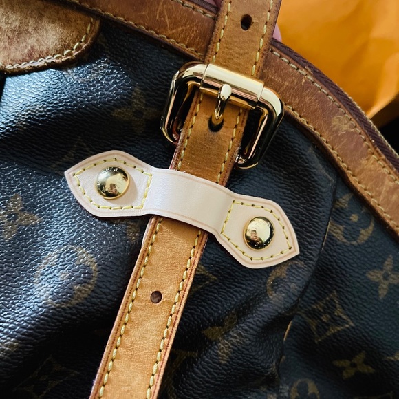 Authentic Louis Vuitton Tivoli GM - Picture 14 of 15